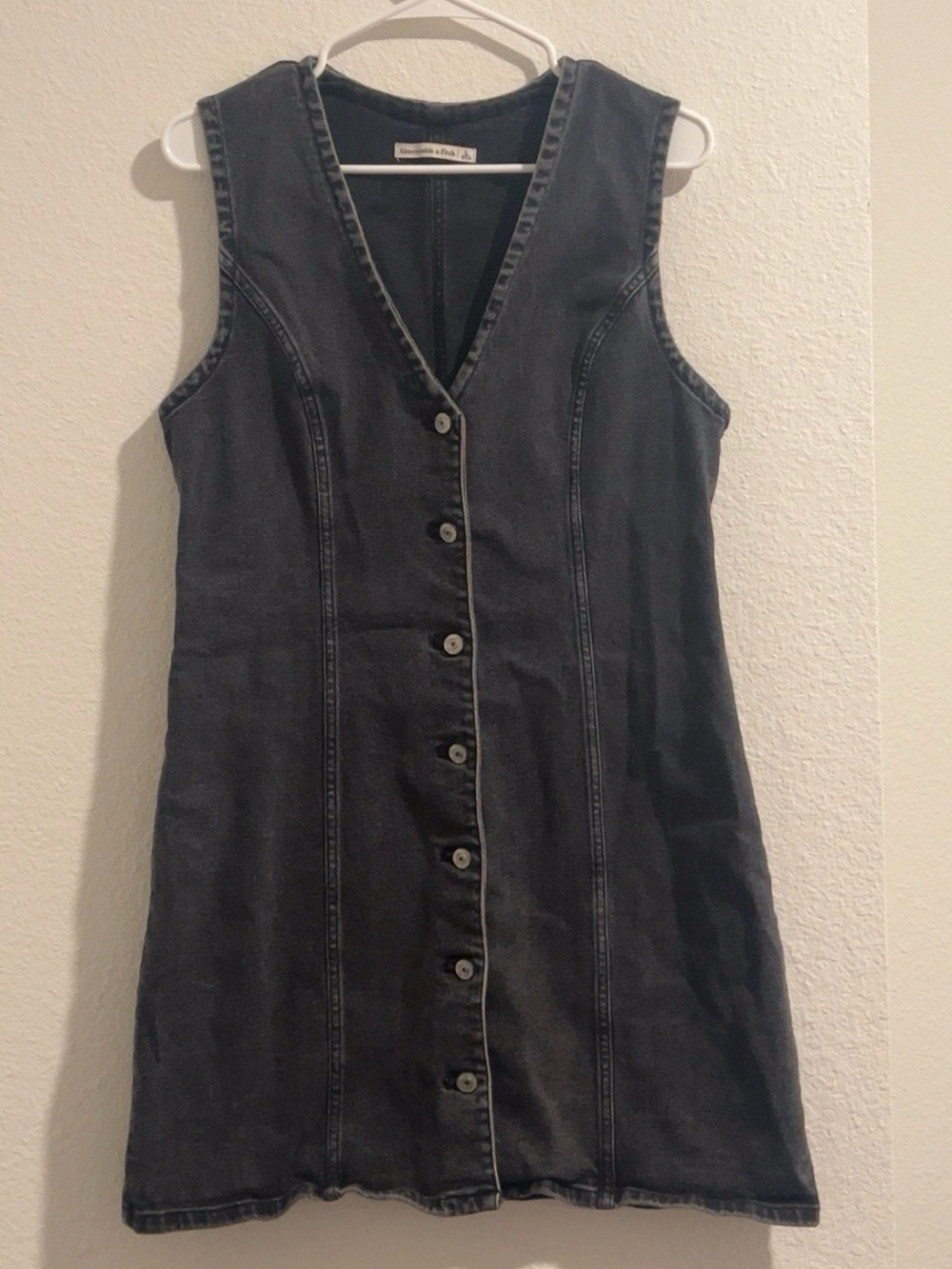 Abercrombie & Fitch- Sleeveless Black Button-Front Denim Dress - Picture 2 of 2